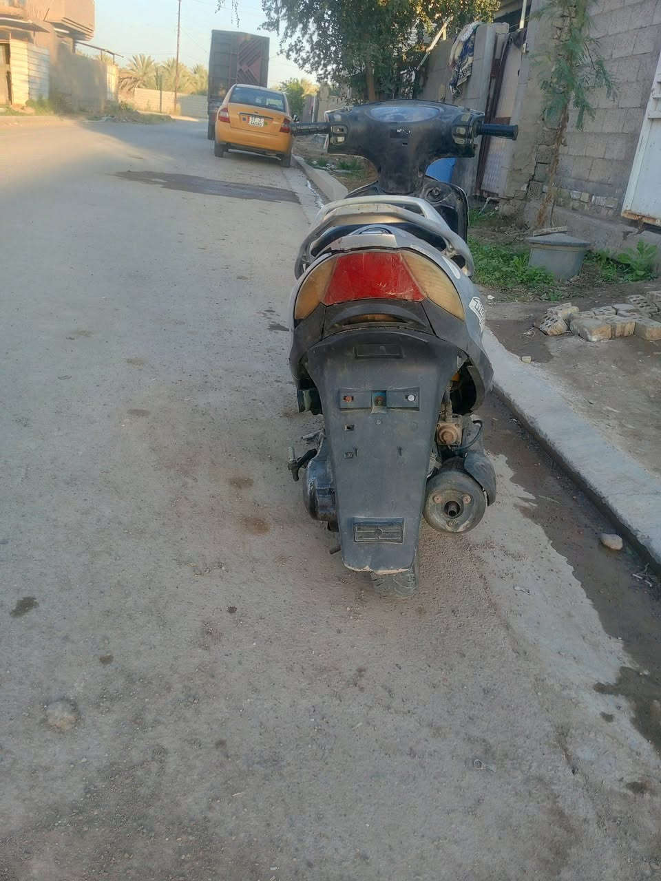 سلام عليكم دراجةماكس 140للبيع نواقصه باتري وشوته وجوزه سويج الدراجه مفتوحه مره وحده الدراجه شغاله هندر بدون سويج مكينه نضيفه مكاني بغداد الطارميه السعر 250وبيها مجال واتساب ***********
