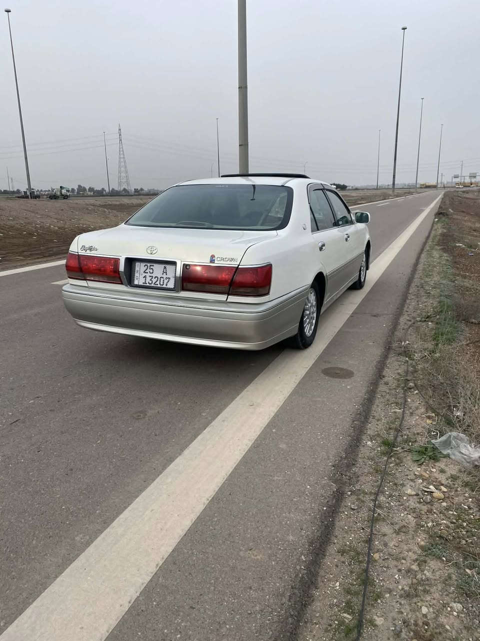 السلام عليكم للبيع ملكه موديل 2000 اصل لون أبيض خضراوي محزم اصل مكفوله من كصه ونقل جثه وأصوليات رقم إنكليزي كركوك مشروع وطني سنويه لل 2030  شرط التحويل ثاني يوم سياره نضيفه كلش موصفات فتحه اربع دكم أربع كشنات كهرباء شغالات ستيرن كهرباء مثبت سرعه برده خلفيه تشغيل عن بعد محرك ففتي الاقتصادي لاصرف ولا دونز كير توني شاده تخم تاير جديد صدر امامي خلفي خير من الله سياره مال جناي تراي وين مايعجبك شرط ترايك ١٨٠ مكاني بابل حله ناحيه النيل رقمي *********** والشراي خابرني وتدلل
