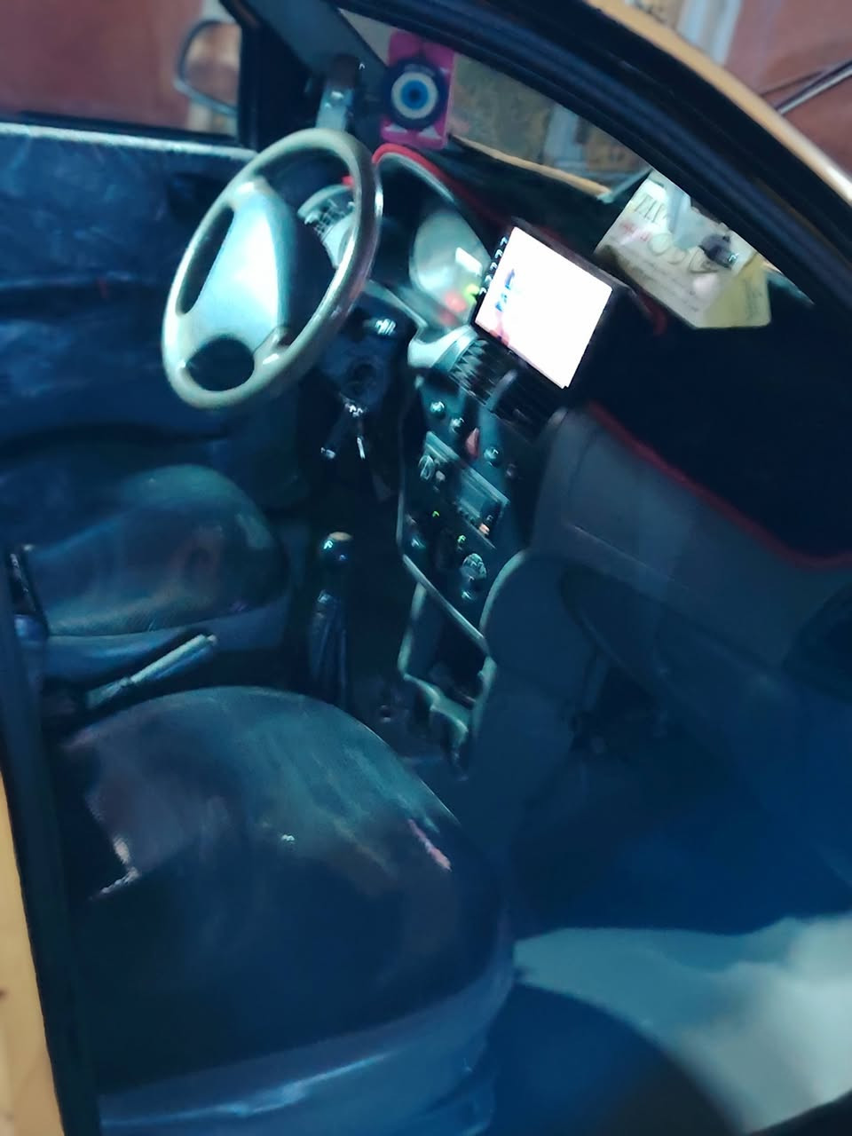 السلام عليكم طيبة 2015  للبيع سياره جاهزه صدر جديد
تخم تاير جديد باتري جديد
مكينه جديده
والكشر موضح بلصور
السعر 39 وبيهه مجال بسيط
مكاني بغداد مدينة الصدر
***********
