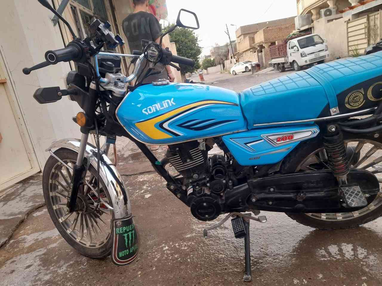للبيع *********** السعر ٧٠٠ وبيها مجال
