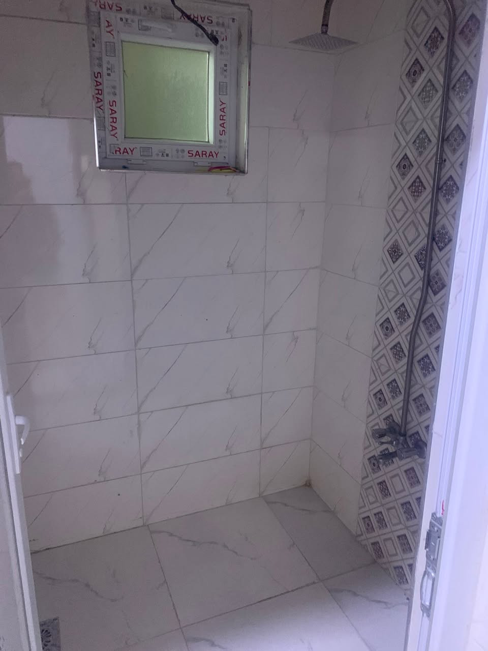 اليوم جبنالكم شقه للإيجار في حي عدن قرب العراق المتمزين المساحه 150متر بناء حديث
لمعرفه الايجار اتصال بل رقم 

***********
متوفر واتساب ايضا .
