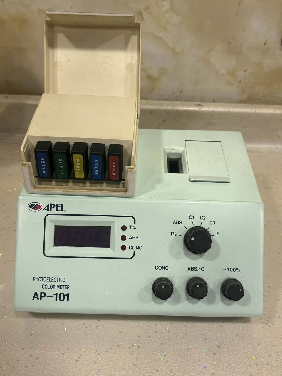 السلام عليكم احبتي توجد أجهزة مختبرية للبيع مستعملة ونظيفة
للاستفسار الاتصال بالرقم ***********
