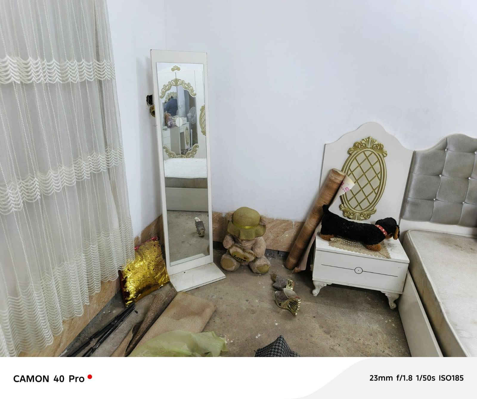 غرفة 8 قطع 6 ابواب ***********
السعر 250
