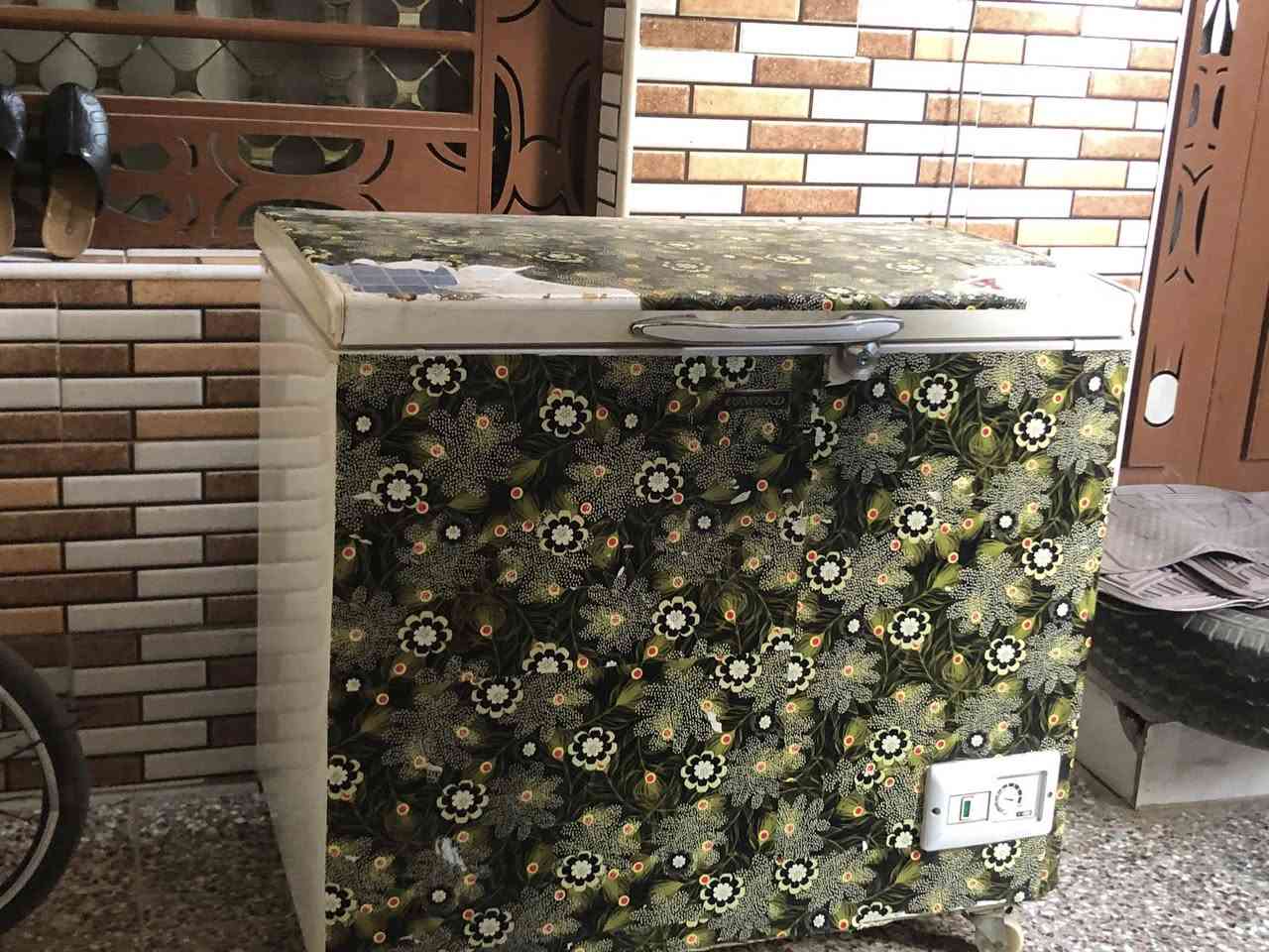 سلام عليكم
مجمدة للبيع كلشي مابيها تبريدها قوي واذا كهرباء مستمره تجمد سعرها ١٠٠ وبيها مجال للتواصل 
خاص او 
*********** وانساب فقط 
*********** الاتصال رصيد فقط
