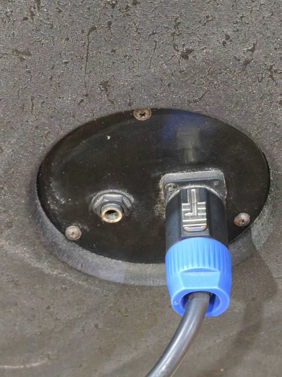 سماعتين حجم صغير من ماركات معروفة
مناسبة للمساجد و الحسينيات الصغيرة.


**إذا كنت صاحب هذا الإعلان وتريد حذفه لأي سبب، رجاءا أرسل رسالة إلى الدعم الفني**