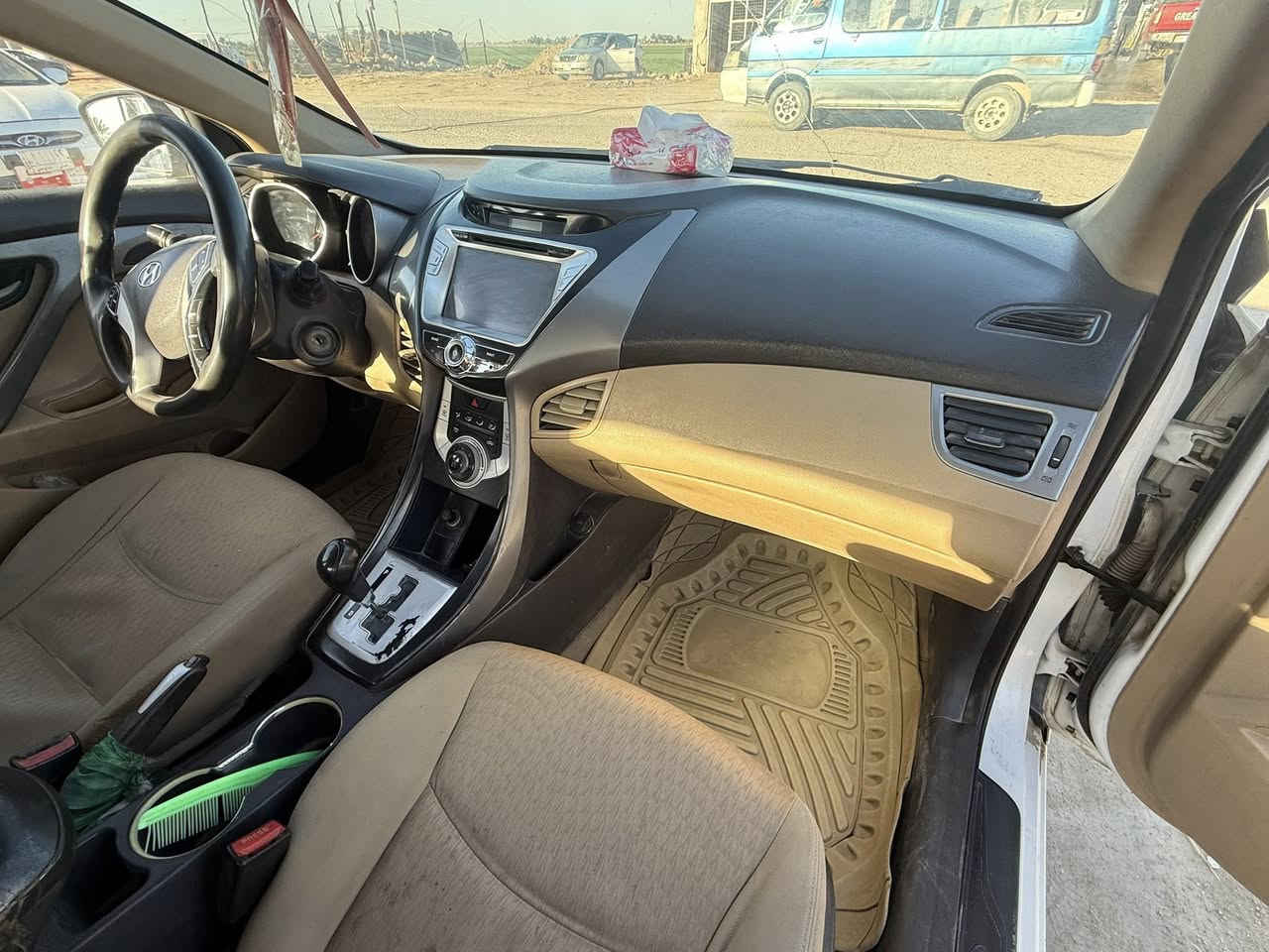 النترا ٢٠١٢ رقم أربيل وكاله بأسمي مكينه ١٦٠٠ لا تبخير ولا تنقيص جاهزة من كلشي حداديه تبريد تخم تاير السياره مكفوله من الضربة والصبغ والتبديل فقط باردات بسيطات السعر ١٠٥ وبيها مجال للاستفسار ***********
