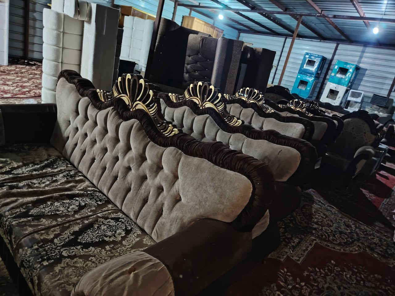 كنتور 5 ابواب حطاطة تكمة استخدام قليل مع كافة انواع الاثاث المنزلي للبيع والمراوس وبأسعار مناسبه للاستفسار راسل الصفحة او اتصل ***********
