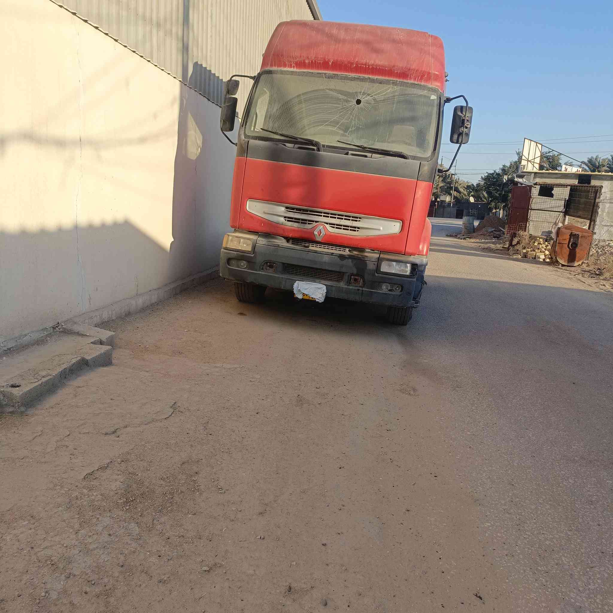 للبيع رينو مديل 2005شغاله مكفوله كفاله عامه رقم شمالي بدون امداور السعر 40 الستفسار ***********
