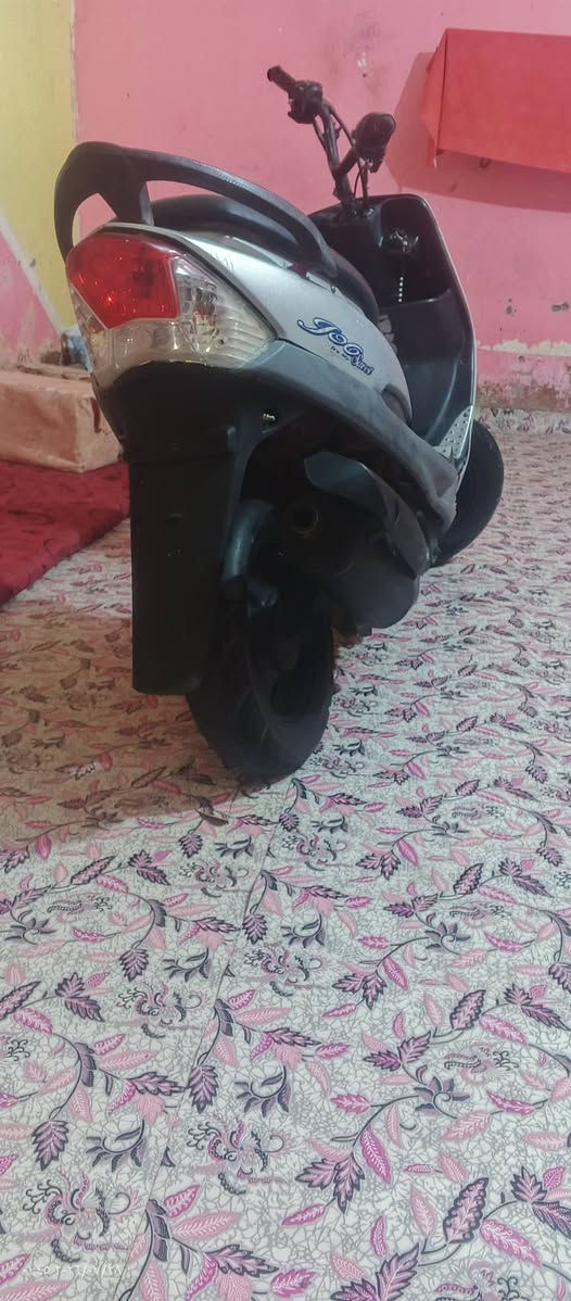 سلام عليكم دراجه ماكس قجمه للبيع دراجه حلوه ونضيفه معدل فول كزوز رياضي دراجه مفتوحه كهربائيات كله شغاله نكره سلف تاير جدام جديد مكاني القرنه بهورسعد رقم ***********

