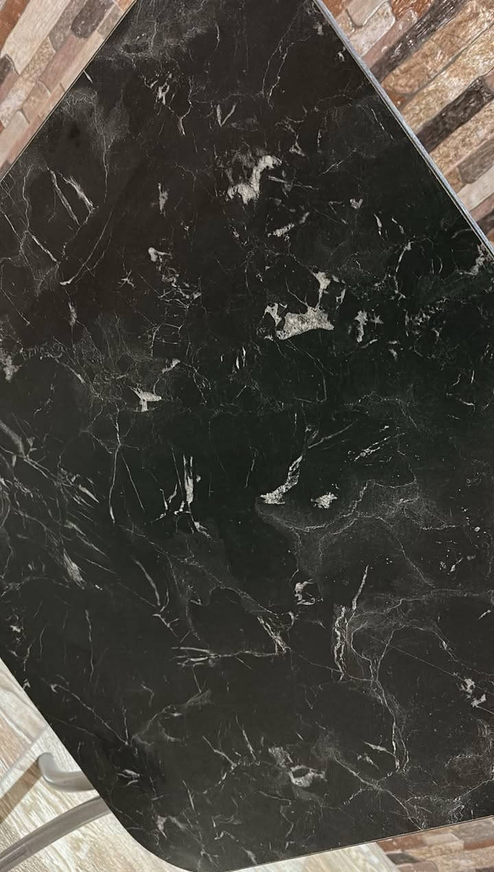 مێزی خوێندن بۆ فرۆشتن  بەشی سەرەوەی مەڕمەڕییە و زۆر کەم بەکارهاتووە قیاسی وەسەتە بۆ گەورە ئەبێ 
نرخ :١٧٠٠٠
کەلار


**إذا كنت صاحب هذا الإعلان وتريد حذفه لأي سبب، رجاءا أرسل رسالة إلى الدعم الفني**