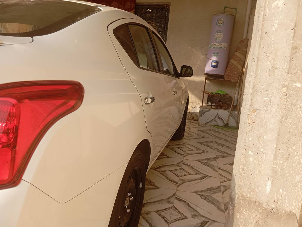 السلام عليكم نيسان صني موديل 24 هندي بلبيته زركه ترقيم جديد سنويه 30 كفاله عامه سياره كسر كارتون شباك نحله بلاد دوشمه كشنات شاشه كامره كاعيات جلد بس سماعات خلفيه سبير منازل سياره كسر كارتون ماشيه 40الف كفاله من الضربه والمكينه والكير والحداده وتبريد ثلج السعر 125 بيه مجال للشراي المكان البصرة أبي الخصيب *********** البصرة, العراق
