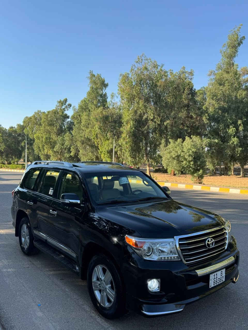 تويوتا لاندكروز GXR 2012
• فئة GXR  فل كامل
. محرك V6
• بريمي اصلي
• ماشية 230 ألف كم حقيقي
• كير ومحرك شرط، غير مفتوح
• سيارة بحالة الوكالة ونظافة عالية جداً

الكفالة:

• بدون صبغ
• فقط كم مكان تعديل
• بدون دواخل و ايرباك

المواصفات:

• بصمة تشغيل
• 4 أبواب بصمة
• تشغيل عن بعد
• فتحة سقف
• ثلاجة داخلية
• حساسات أمامية وخلفية
• كاميرا خلفية
• تحكم بالستيرن
• مثبت سرعة 
• مصابيح LED وزينون
• كشنات كهربائية ٣ دگم
• كشنات جلد الوان بلادي 
• مرايا شفط

مميزات إضافية:

• سيارة نظيفة جداً
• ريحة وكالة
• جاهزة للاستخدام بدون أي مصروف

السعر:

٣٢٠$

الموقع:
كركوك

رقم صاحب سيارة:
***********
***********
