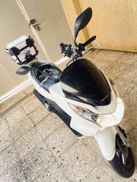 دراجة PCX جيل اول ياباني سويجات اثنين موجودات حتة الكتلوكات موجودات  ا...