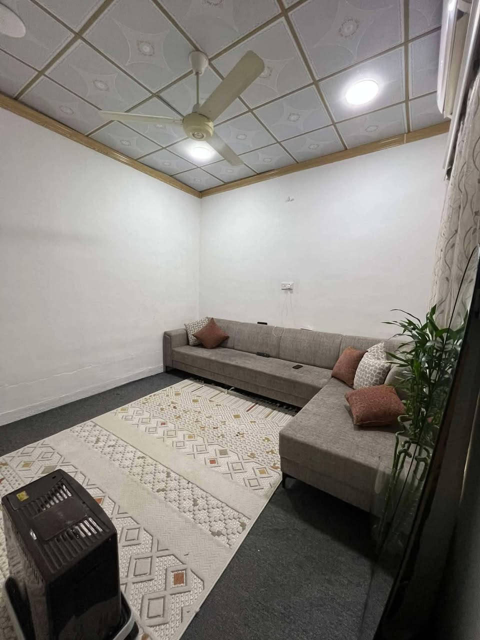 رقم الاعلان 2403
#دارللبيع 80م قاط ونص
#نوع العقار :رقم
كركوك حرية قريب جامع شافعي
#مكونات (غرفة نوم مطبخ استقبال +غرفة فطابق ثاني)
فول خدمات
فرع عريض
فول سيراميك
قريب من سوق
قريب من مدرسة
فول خدمات
#سعر 38   مليون وبي مجال
☎️ *********** واتساب
☎️ *********** فايبر
#مكتب_ازاد_للعقار
