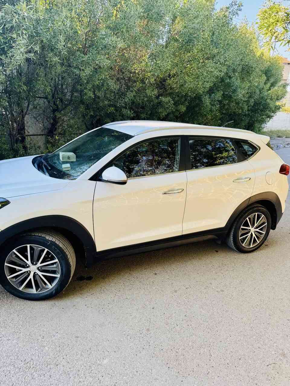 سلام عليكم من رخصه الادمن 

توسان موديل 2017 خليجي 
وكالة الكاصد سياره معروفه 
كفاله عدا بارد بالباب مال سائق 
السياره بسمي تحويل مباشر 
سعر ١٧٤ ورقه وبيها مجال 
عنوان بغداد  البلديات 
هـ ***********
هـ ***********
