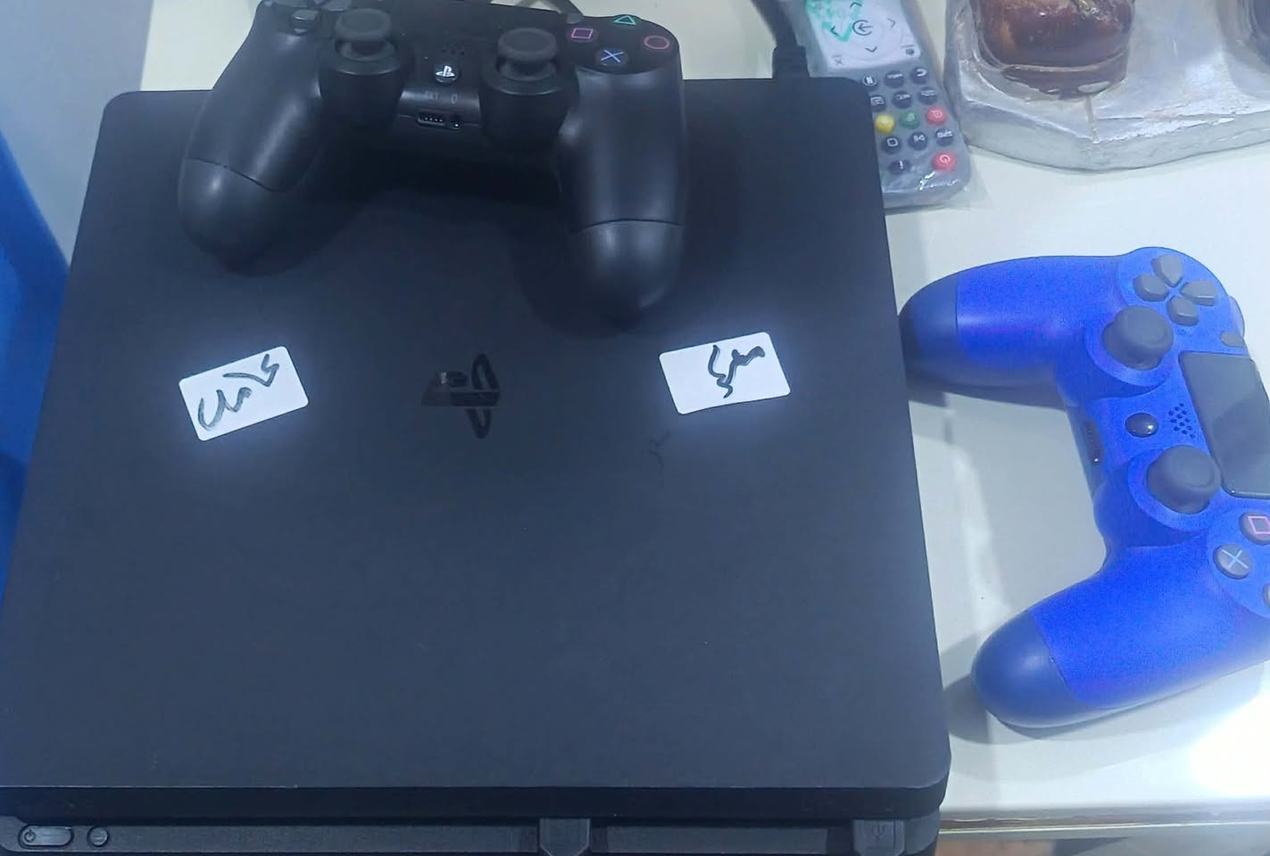 السلام عليكم ابلي امهكر للبيع البارحة اشتريته جديد بس مجرد مفتوح من الكارتون السعر ٣٥٠ لتوصل على الرقم ***********
