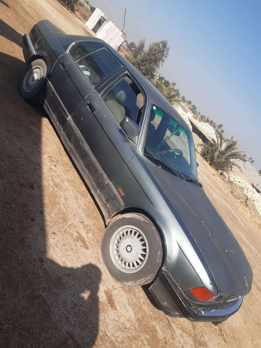 سياره بي ام موديل ٩١
السياره ابلاديه بلكامل 
مكينه مفتوح ٧٣٥ 
تبريد شغال ثلج 
شواصي اوقواعد مكفوله 
السياره جاهزه او مكفوله بس بيه الكير بيه ضعف او عوزها دعاميه اماميه او صبغه 
السياره بسمي مكفول المداور والاصوليات 
سعرها ٢٥ اوبيها مجال بصيط للشراي 
***********
