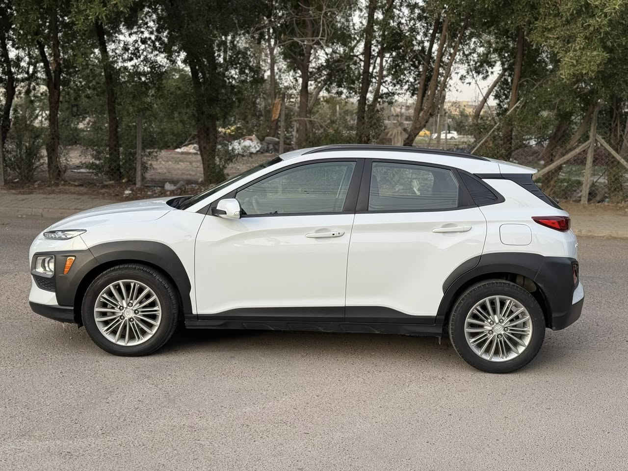 هونداي كونا 2018 وارد امريكي 
السياره مكفوله من الصبغ
بارد بطرف البنيد فقط
وبدون دواخل
مواصفاتها 
بصمة تشغيل وابواب 
شاشه كبيره 
كامره دواره 
فول رادارات 
تحديد مسار
حساسات اماميه 
اشاير بالمري 
محرك 2000 دوش 
تحكمات ستيرن جهتين 
تشغيل عن بعد
ماشيه 47 الف 
تدفئه بالكشنات
نظام اي بي اس
نظام ايكو اقتصادي بانزين
السياره جديده 
السياره رقم بغداد وباسمي 
السعر 143 
للاستفسار***********
