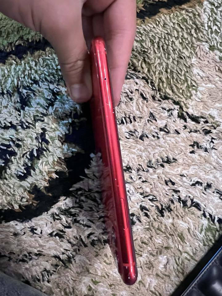 iPhone 11دوو کامێرا
64g patri 74
بەس شوشەکەی شکاوە بەزەمان نەکراوە بۆ نرخ چاتکە 
گۆڕینەوەش هەیە


**إذا كنت صاحب هذا الإعلان وتريد حذفه لأي سبب، رجاءا أرسل رسالة إلى الدعم الفني**