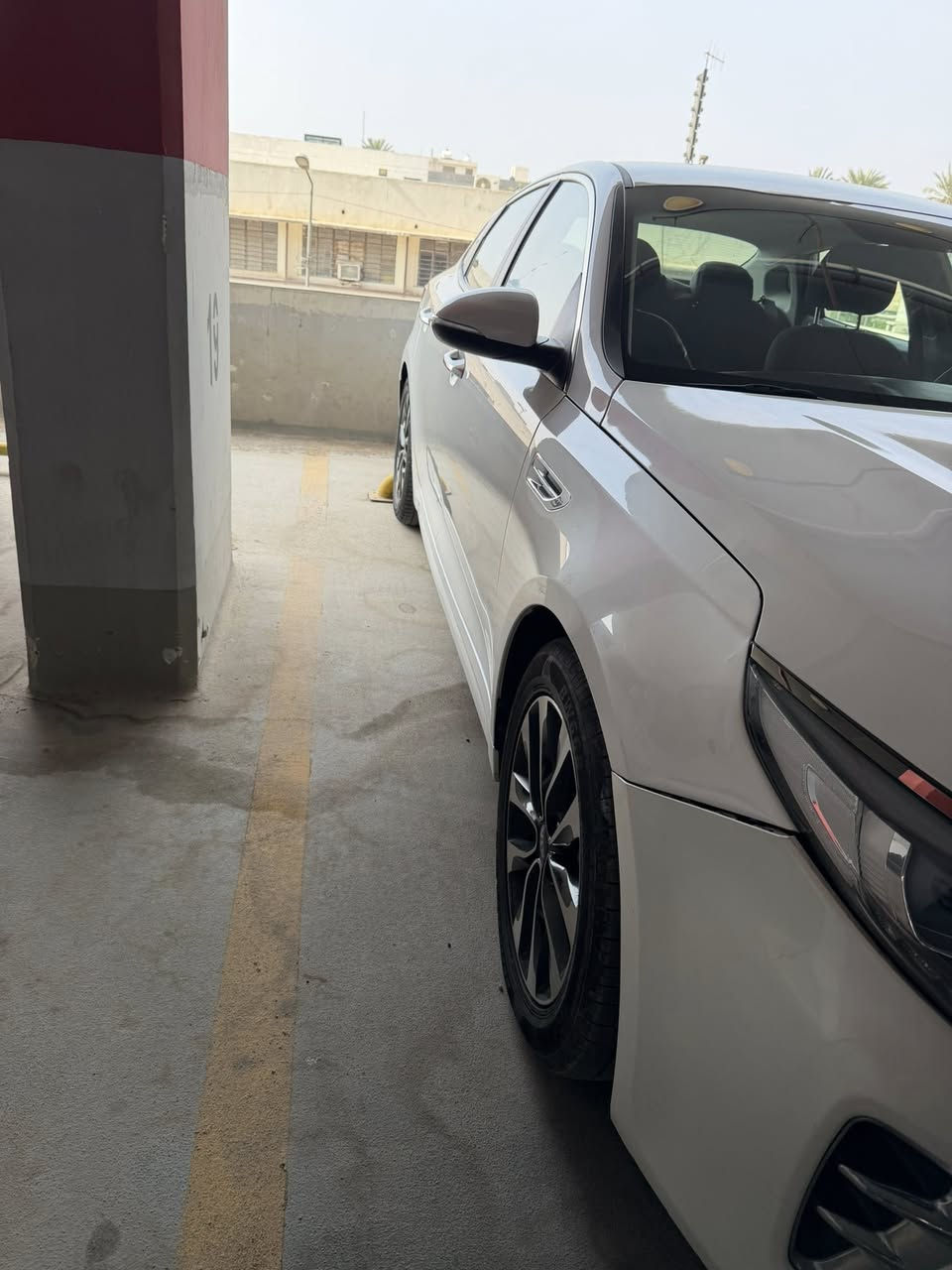 السلام عليكم
اوبتما امريكي 2018 للبيع باسمي 
حادثها جاملغ وبنيد بدون لغد وشاصي 
رقم بغداد انكليزي  
مكينة 2400 gdi 
مكينة وكير مكفولات 
صدر جديد 
حساس امامي خلفي 
كاميرا خلفية دوارة 
شاشة كبيرة 
بلوتوث 
كرسي السايق كهرباء 
رادار جانبي
3 انطمة قيادة
ماشية 69 mi

السيارة بيها منظومة غاز وعليها ادامة وكارت صيانة 
السعر 135 
للاستفسار ***********
غير متواجد على النت
