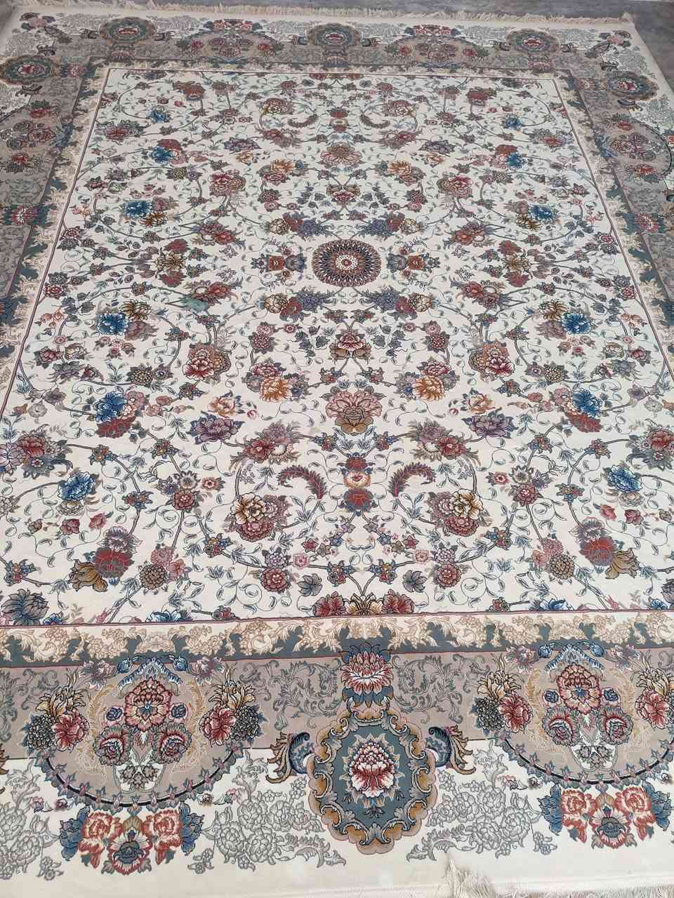 یەک تاک فەرشی 700شانەی ئەسلی دەرەجەیەک زۆرزۆر شاز بەڕووزۆر جوانترەوێنەکە هەقی خۆی پێنەداوە 2مانگ ڕاخراوە لۆک لۆکە قییاسی 3بە3.5 نرخی 165هەزار لەسەیدسادق
***********
***********
