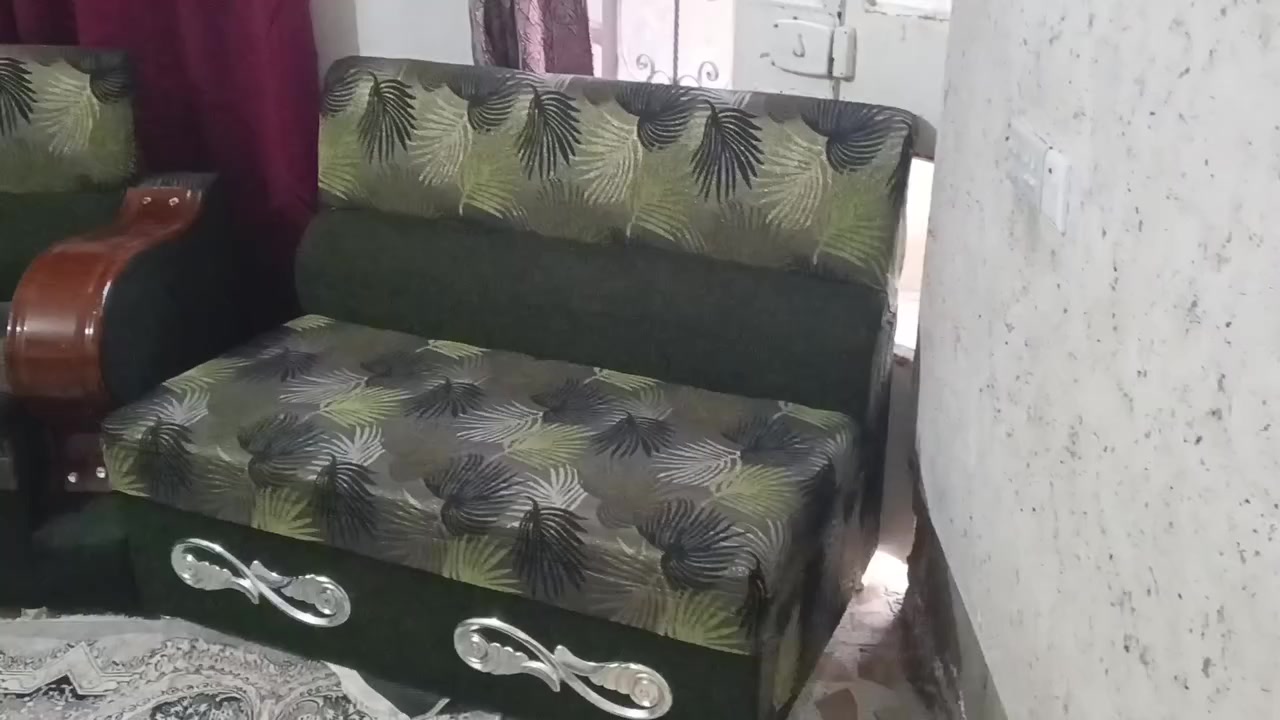 للبيع تخم مستعمل لمدة شهرين يتكون من ٨ مقاعد الاتصال على الرقم *********** العنوان محافضة ديالى
