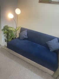 تخم ١٠ مقاعد • نظيف • بغداد