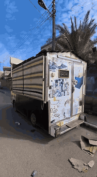 للبيع باص مطعم متنقل كامل محرك ونجي بحالة جيدة مكان البصرة ‏‪***********
