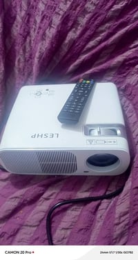 اربع قطع  قطعه وحده مستخدمه نفس ماموضح بصوره 3بدون ريمونت ماعندي توصيل...