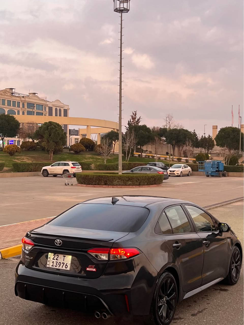 Corolla SE  2023

مواسەفات SE

راداری پێشەوە 
راداری خەتی جادە 
تحدید سورعە
بەسمە
سوکان ڤۆلیۆم
لایت لید و زینۆن
داخل رەساسی
مەکینە ٢.٠ لتر
چوار پستۆن

سەیارەکە سبوغ عامە
پێش و پشتی دەعمی نیە 
گێر و مەکینەی بەشەرت
سەنەوی و رەقەمی نوێیە
٤ تایەی تازەی بۆ بەستراوە
سەیارەیەکی بێ مەسروفە

رقم شانصی   5YFS4MCE8PP149798

سعر:١٢٩ وەرەقە و مەجالێکی کەم
ژ.م☎️*********** أربيل, العراق
