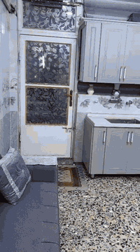 دار للبيع الزعفرانيه الزوراء زراعي جميع الخدمات مساحه ٢٠٠ متر ثلاث طوابق كما موضح بالفيديو للا تصال ***********يوجد واتساب
