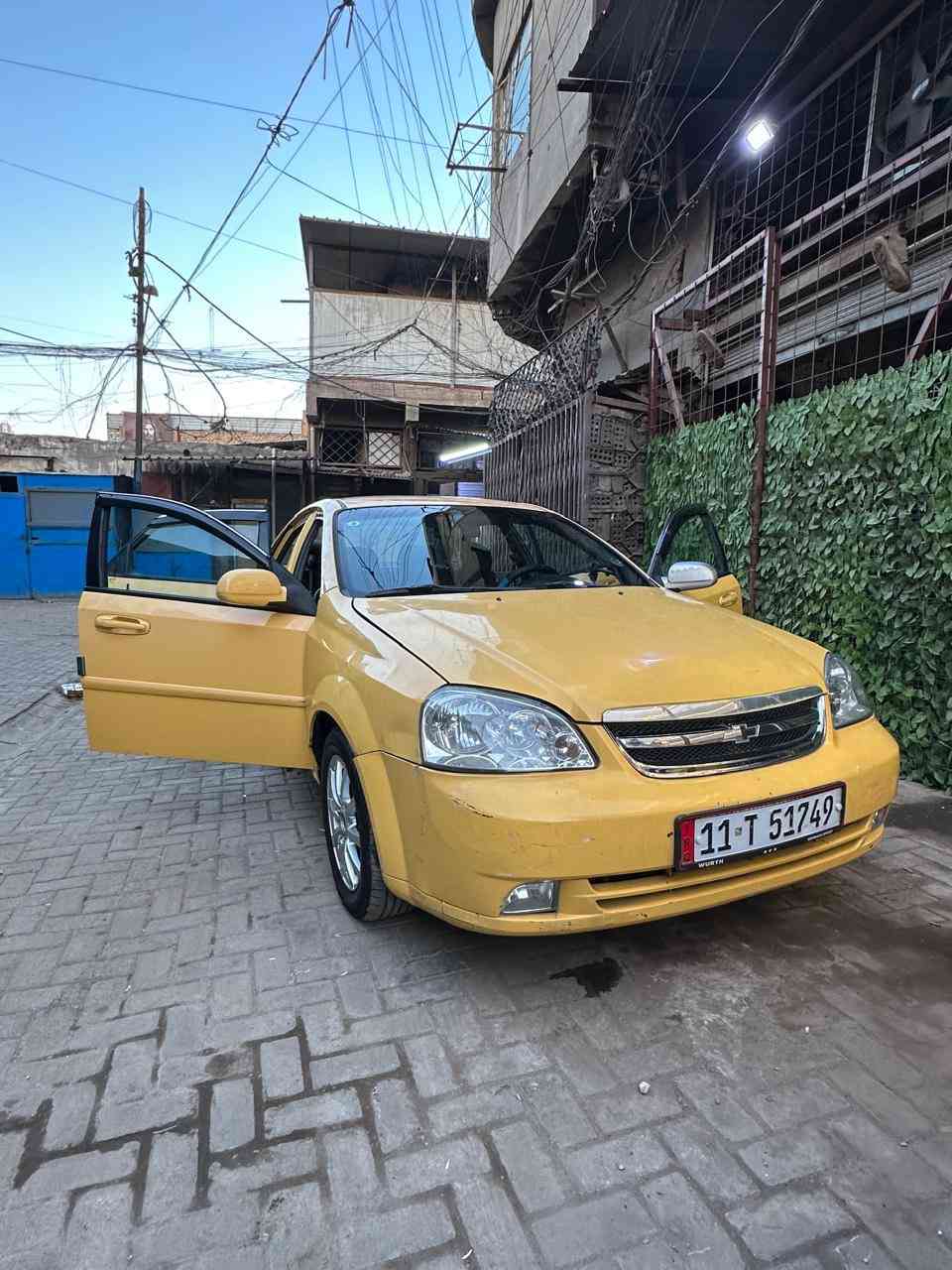 سلام عليكم اوبترا 2011شركه العامه بيه جاملغ معدل بارد لا شواصي ولا لغد
سياره بلاديه اي قطعه صبغ مابيه بس جارده مثل ما موضح بل صور 
مكينه وكير وصدر امامي وخلفي كله جديد قبل شهرين مبدلهن 
سياره متعوب عليه تبريد ثلج اي نقص مابيه كلشي بيه جديد 
رقم بغداد انكليزي سنويه لل 30 
هـ***********
