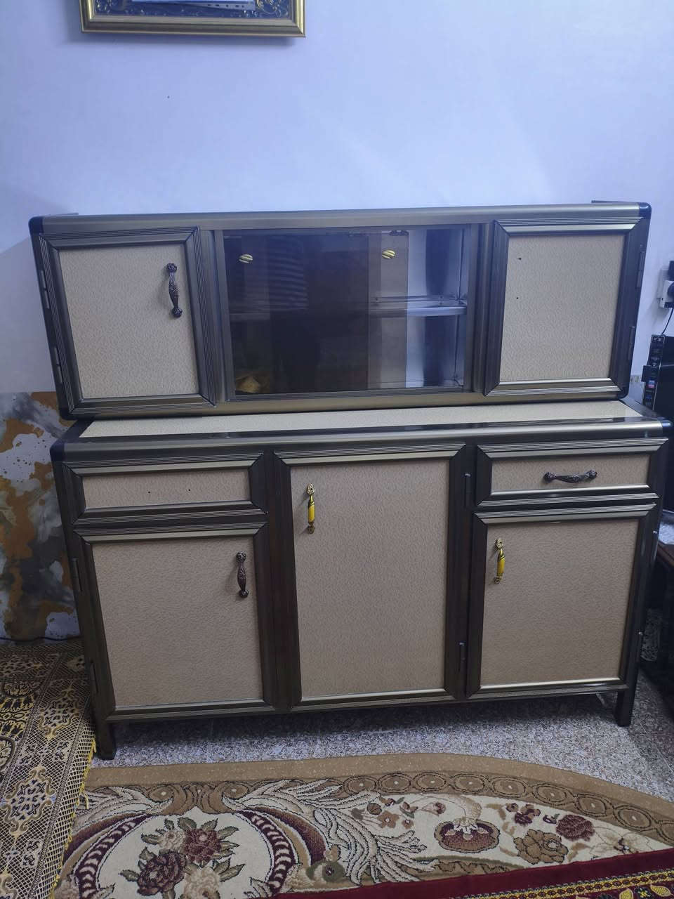 سلام عليكم
كاونتر مستعمل نظيف للبيع يحتاجلة شوي ترتيب مثل
يدات والسجة مال مجر الباقي سليم 
رايدة ب 100 بي مجال قليل مكاني غزالية
***********
