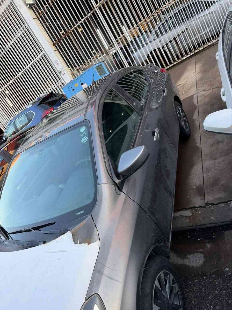 نيسان فيرسه مديل 2018 
ضررها جاملق السايق والبوند وبيها داخل شي قليل جدا وبيها تيزاب بالسقف مثل ماموضح بالصوره وسنويتها نافذة لغايه 28/12/2025
السعر 98$ وبيها مجال حك الجيه مكان السياره الموصل و اربيل***********
