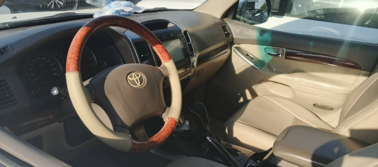 السلام عليكم
برادو ٢٠٠٨ محرك سته كير ومحرك بالشرط 
سياره بيها قطعتين بدون دواخل 
سنوية ورقم كله جديد 
مكلف بالنشر اتصل على صاحب السيارة 
***********
***********
