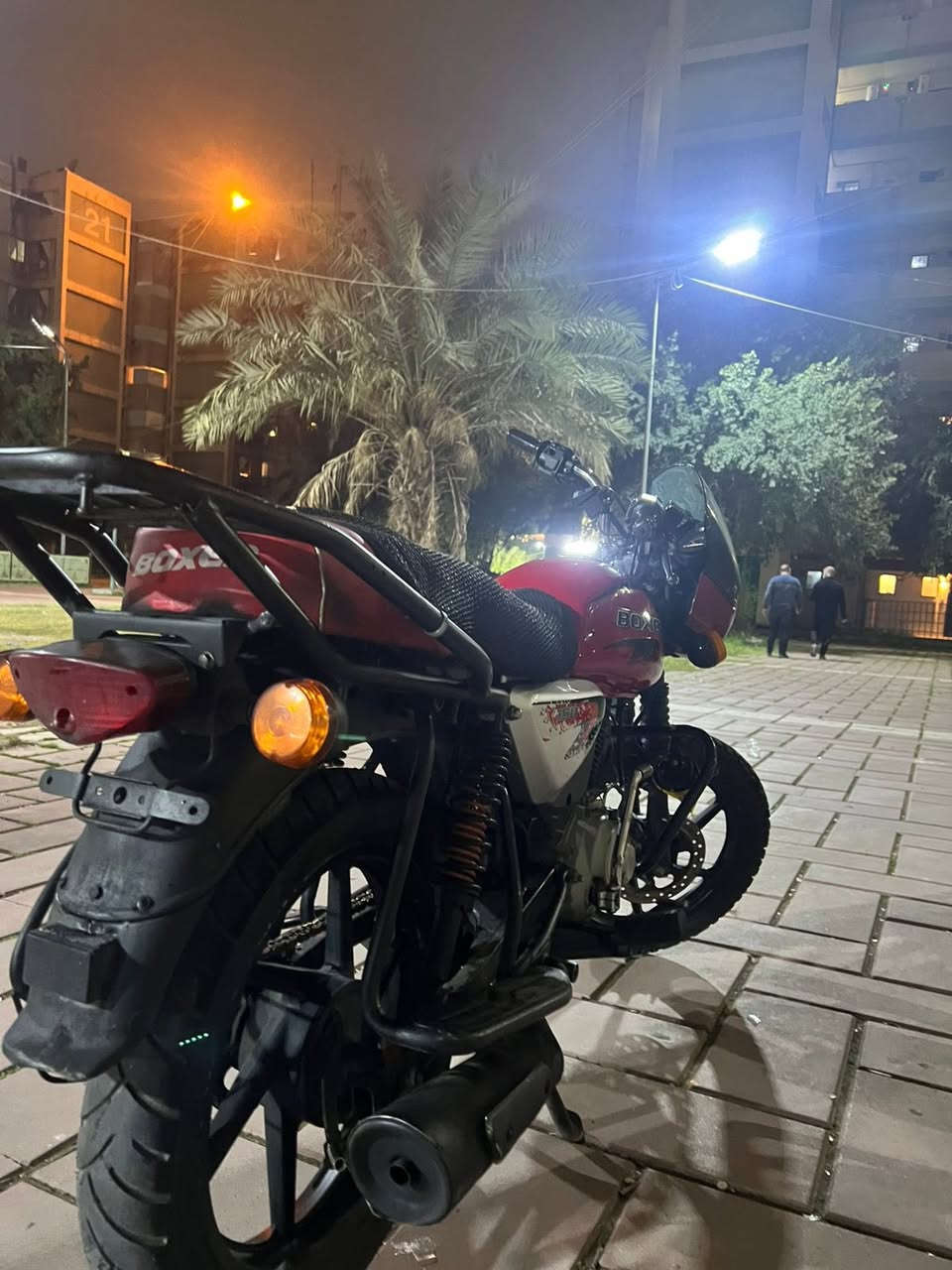 سلام عليكم بوكسر جبلي نضيفه مجفته تجفيت شركة جديد صارلها سبوعين ما مرقمه نقص جاملغ امامي وباتري فقط 
مكاني بغداد الصالحيه 
سعر 800 وبيها مجال قليل حك الجيه
*********** موجود واتس ورصيد
