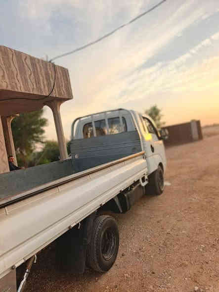 السلام عليكم 
كيا حمل 2014 سنوية ورقم جديد 
تخم تاير صدر جديد بيه صبغ شبرين باب السائق فقط 
الباقي كفاله 
مكان ديالى مندلي 
السعر 105 وبي مجال بسيط 
***********
***********
