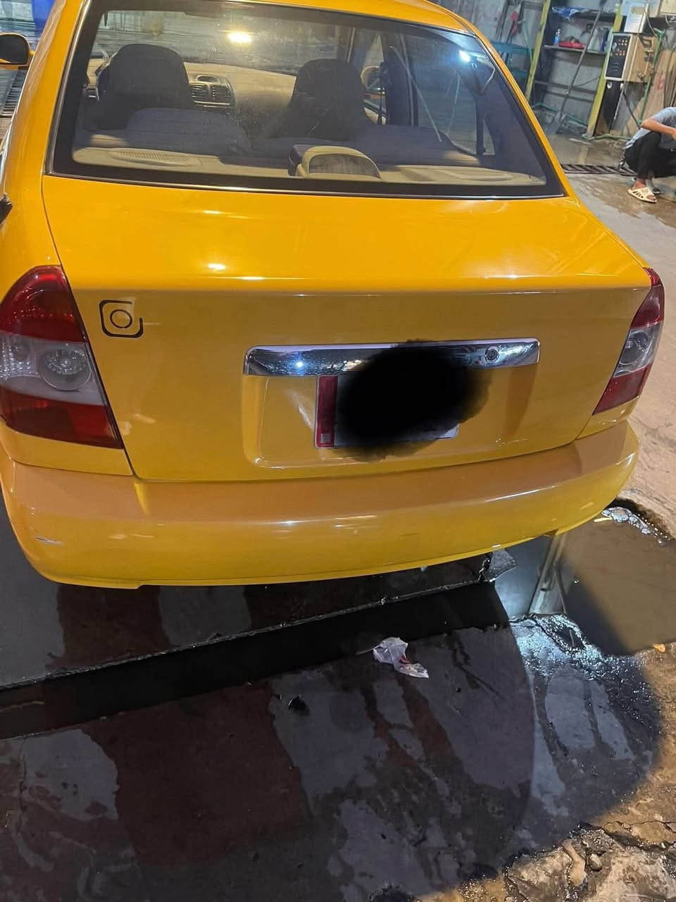 سلام عليكم فيرنا ١٥ معيودة  السياره باسمي تحويل ثاني داخلها حيل جديد ومرتب تدفئه تبرد ثلج ❄ مال جناي  بيها نواقص بيها بسيطه جدا  رايدها ب ٦٩
وبيها مجال عنواني بغداد الاعظمية حي تونس  الاستفسار اتصل ***********
