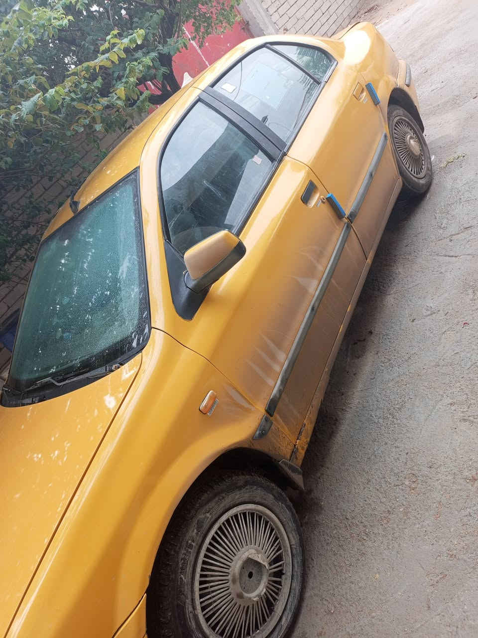 سمند 2012مصفره هيئه وغرامات سنويه لحد ٢٠٢٩ بصره قضاه المدينه الهوير بيع مستعجل ***********..***********...السعر ٢٩ وبيه مجال حك لجيه تعال كلب وشوف بعينك واني بخدمتك العنده مراوس هم اروس
