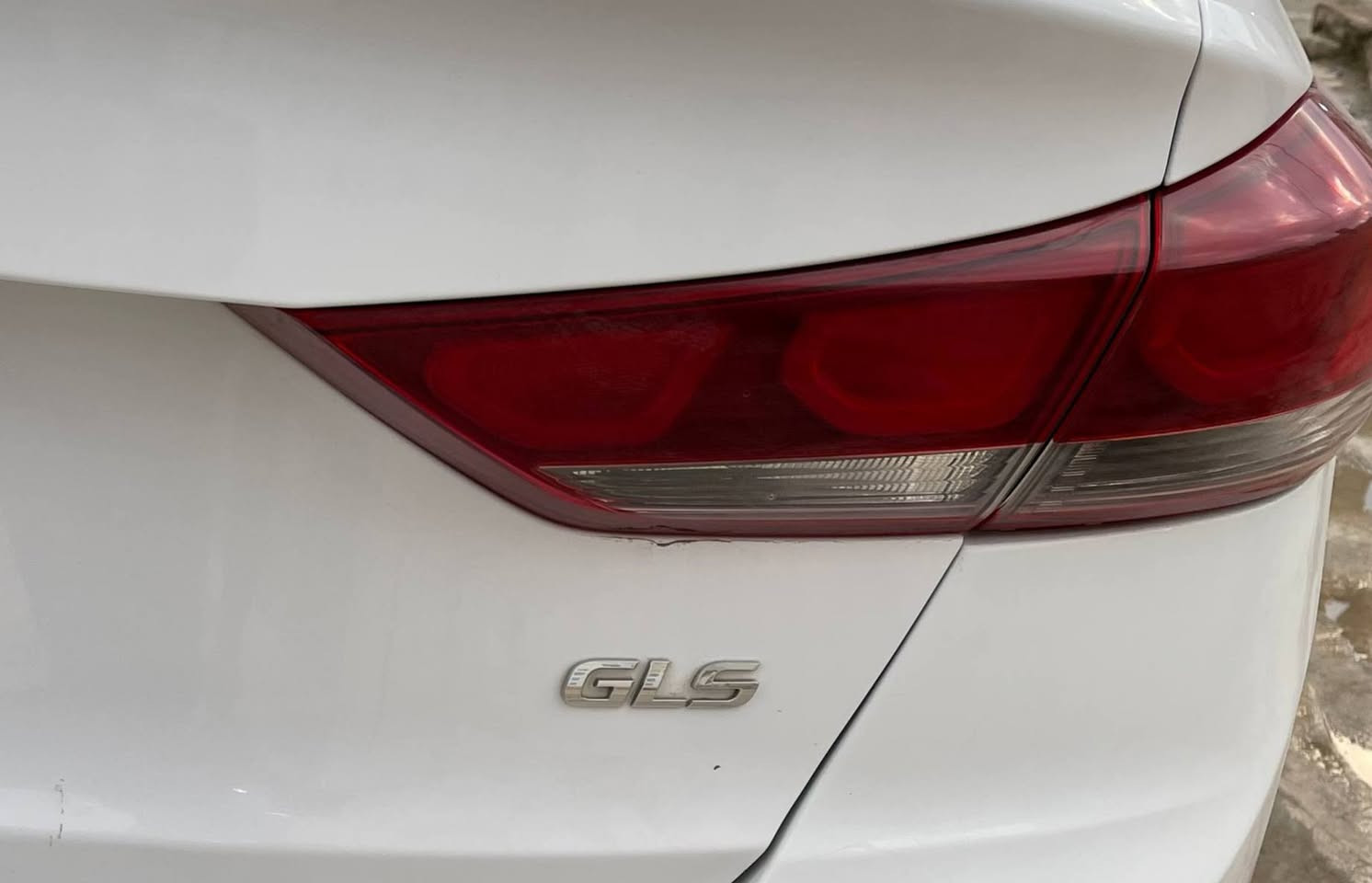 النتره موديل 2017خليجي محرك2000  رقم بغداد فول مواصفات GLS مكفوله سياره مابيه اي شي ماشيه 75 الف سعره 133 وبيه مجال للاتصال ***********
