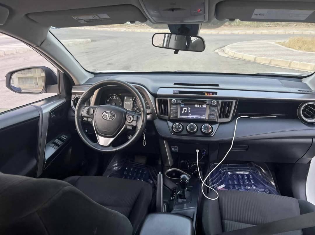 تۆیۆتا ڕاڤ4 فول auto  شاشه گەورەیە شاشە لەمسە مەکینە 2.5 سەنەوی تازەیە هەزەی تازەیە
دووبارەی بۆیاخ بۆنیت و چاملخ ٤ تایەی تازەیە تازە کامل سیرفزکراوە ڕۆنی تازە گۆڕاوە 76ml ڕۆژتوە 
سەیارەکە ڕەقەم سلیمانیە لە ڕانیەم ئیکۆ و سپۆرت و نوڕماڵی هەیەسعری١٦٨$گەڵاو مامەڵەیە *********** رانية, السليمانية
