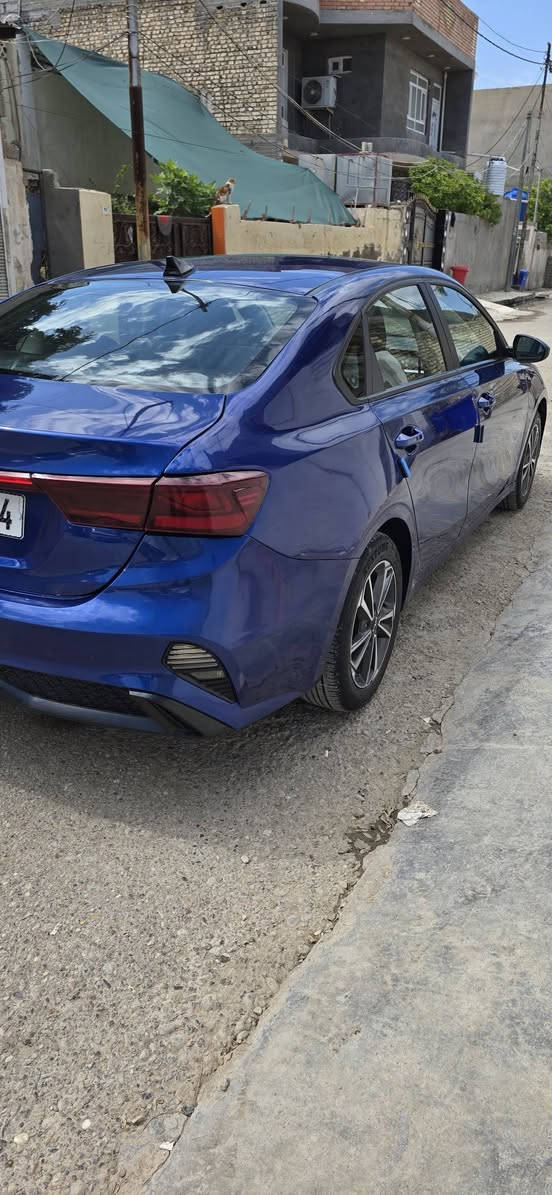 السلام عليكم فورتي LX موديل 2024 رقم بغداد انكليزي بسمي تحويل ثاني يوم وارد امريكي ضرر ماله جنطه وجامرلغ الخلفي اليمنه واليسره بارد بدون دواخل بدون ايرباك سونار ماله موجود باقي سياره مكفول ليبل واحد  ماشيه 48 الف ميل نص موصفات فول تحكم ستيرن رادار
السعر 140 وبيه مجال جدا بسيط مكاني ديالى بعقوية 
للاستفسار ***********
