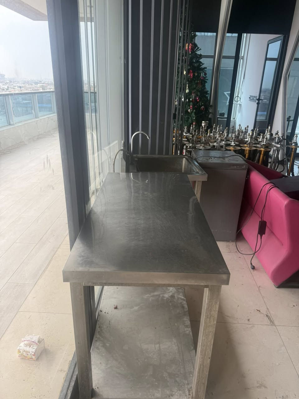 سنك وميز لبيع***********
