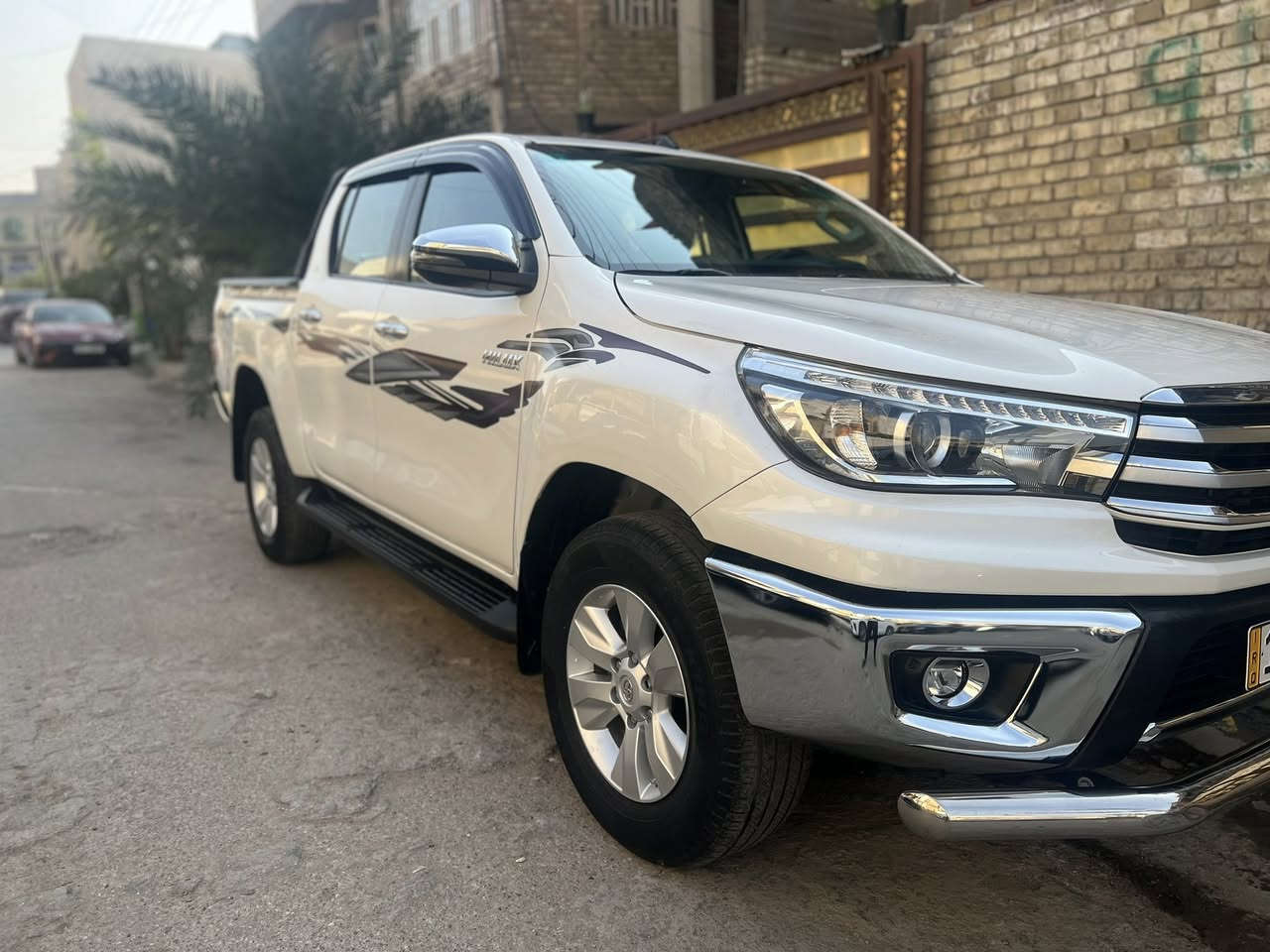 هيلوكس العالية 2020 ساز رقم بغداد 

ماشية 74 

بيها بارد وتكحيل بسيط لا فتح ولا تبديل 

السعر 270$.    عنوان بغداد البلديات الرقم ***********
