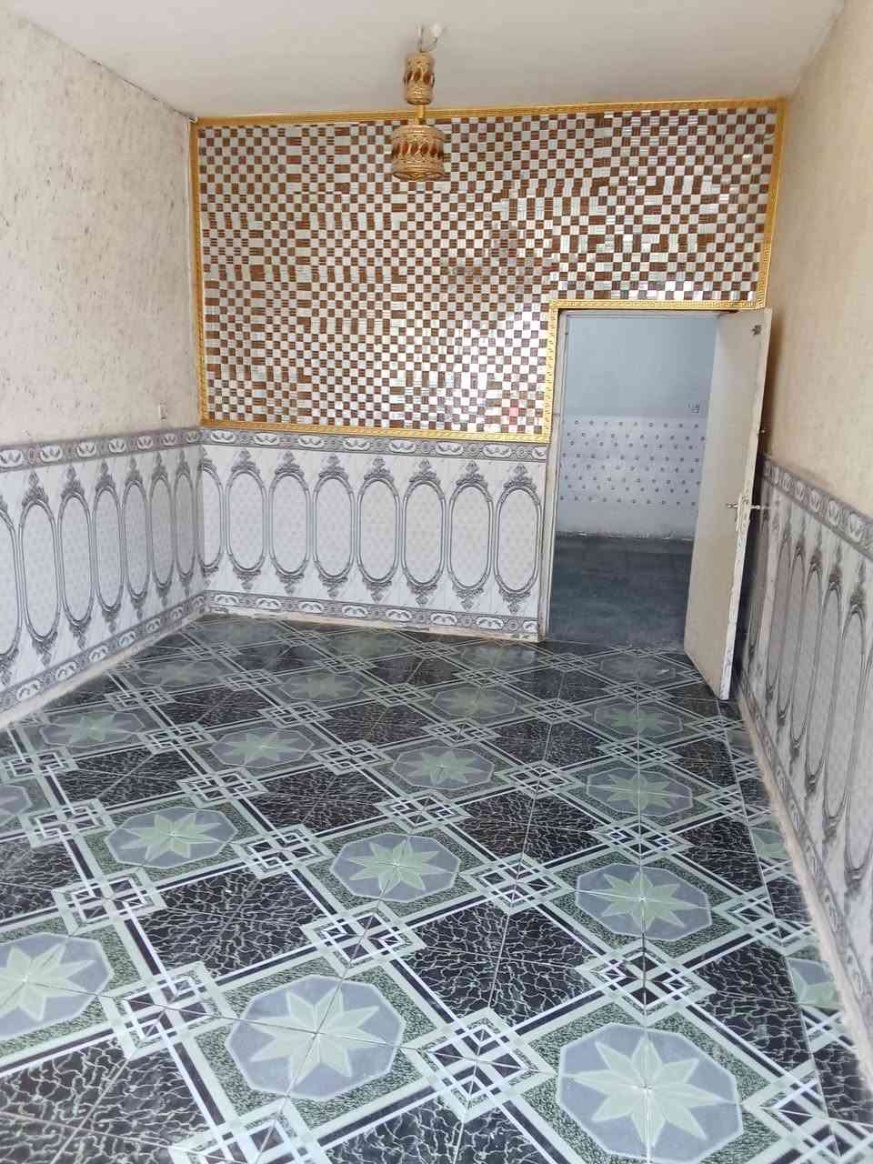 بيت 150م على ساحة بغداد الحسينية بالبداية منطقة 26 خلف ابوسمير 4طوابق 7غرف نوم طابق الاول استقبال ومطبخ وحولي وصحيات داخلية وخارجية وغرفتين نوم طابق ثاني 4غرف نوم وحولي وصحيات الطابق الثالث مخزن وسطحين طابق الرابع بيتونه وسطح بيع او مراوس حسب الاتفاق السعر وباقي التفاصيل اتصال على رقم الهاتف بي واتساب ***********
