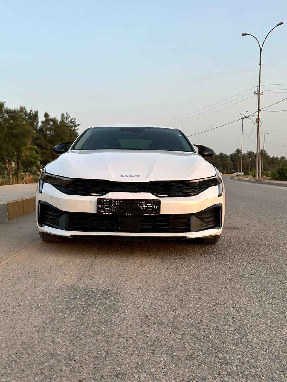 اعلان بيع 
كيا K5
موديل 2025
ضررها مبدل بنيد وقبق جنطه بدون ايرباك 
فئه Lux
مرقم بابل شهداء
السعر 167 
اليسر لتجارة السيارات والمزادات الامريكية والكندية 
للاستفسار 
المحامي مهيمن 
***********
المهندس ميثم 
***********

