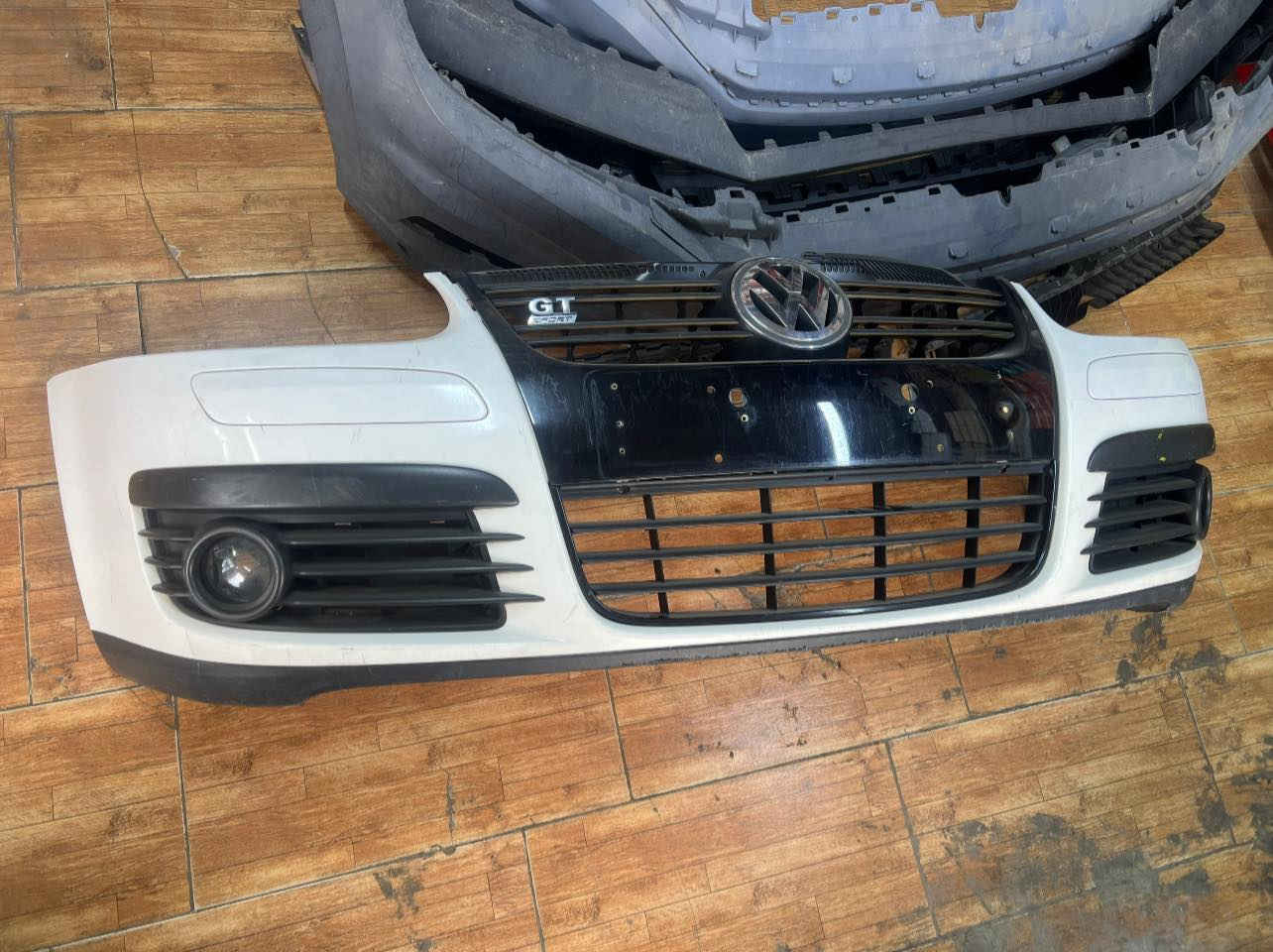 دعامية امامية اصلية مستخدمة كاملة 

جيتا 2007-2010

مركز ومحلات سجاد رحيم 

العنوان بغداد شارع النضال مقابل باب الخروج لمحطة وقود البتاوين 

***********
***********
