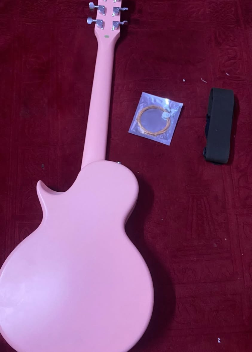 كيتار أكوستيك (Acoustic Guitar)
من شركة (Nova Go) لـ شركة عالمية
________________________________
* بـ لون الوردي المميز 🎀
* نظيف بـ نظافة 99.9% ( ومابي اي كسر او شخط)
* مع حزام الخاص به
* اوتار اضافيه
* وشنطه خاصه به (المبطنه من داخل)
_____________________________________
سهل التعلم به المبتدئين وخفيف الوزن
_____________________________________
السعر: 275
لـ تواصل: ***********  (WhatsApp)فقط
