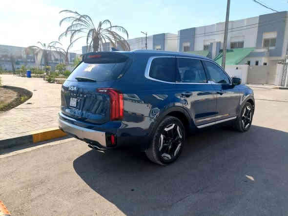 السلام عليكم 
كيا تولورايد اللون مميز 
موديل2023 
ماشية/30 الف ميل
دواخل منفصل 
فتحه سلايت
رجاج استيرن توقف ذاتي 
شحن ويليس كافه المقاعد
تحكم ستيرن 
حساسات
كامره دواره
كشن هيتر 
نقطه عمياء
فتحة سقف
رادارات جانبيه 
رادارأمامي وخلفي وجوانب
اشاير بالمري 
بصمه ابواب
بصمه تشغيل عن بعد 
هند بريك بصمه
حجم المحرك 3800
♦الحادث كما موضح بالصور فقط شبر بالجاملغ الامامي تم تصليحه على وضعه بدون فتح الجاملغ بدون صبغ كما موضح في الصور.
♦السياره بدون تبديل بدون بارد بدون صبغ.
♦السياره بدون رقم. تسجل في جميع المحافظات عدا الاقليم. 
♦السعررر 265
للاستفسار آتصل آو واتساب
***********
