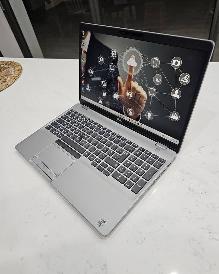 لابتوب فخم جداً وراقي🔥 مناسب للبرامج الهندسية مع رام و هارد خزن عملاق
وبطاريه تنطي ساعات عمل طويلة🔋 

سوبر سلم وخفيف الوزن جداً
لفترة محدودة فقط بسعر ممتاز وكمية قليلة 💻

￼بسعر الجملة وبخصم قوي جداً كمية محدودة 

المواصفات:

معالج: Intel® Core™ i7-1165G7 ‏ 
3 GHz
جيل الحادي عشر معالج فئة G7....... كور سفن جيل ١١
-رام: 16GB DDR4 4267MHZ. 
-ذاكرة: 256GB GB NVME M.2 Ssd M.2 هارد خزن 256ssd 
-كارت شاشة داخلي : Intel Iris Xe Graphics
حجم الشاشة : 15.6 FHD IPS
بدون حواف سلم جداً
نظام التشغيل: Windows 11 Pro  
‎ كيبورد كامل مع حاسبه كيبورد ضوئي ليزر عربي/إنكليزي  
مداخل: 
Type-C X2
USB X2
HDMI 
AUX
‎٥٥٠ الف
توصيل موجود


**إذا كنت صاحب هذا الإعلان وتريد حذفه لأي سبب، رجاءا أرسل رسالة إلى الدعم الفني**